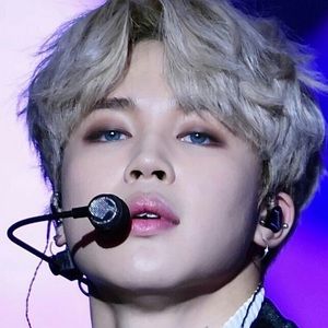 Meet your Posher, Cassandra